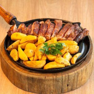 Batata R�stica com Ervas Finas Bem Brasil com fraldinha assada