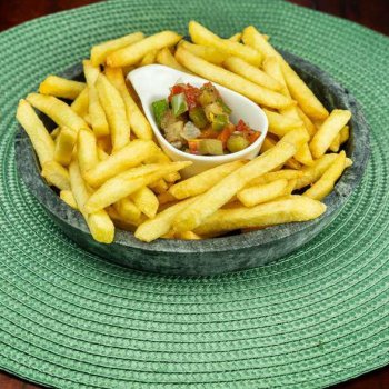 Batata Tradicional Bem Brasil com caponata de berinjela