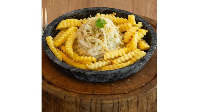 Batata Crinkle Bem Brasil com massa 4 queijos