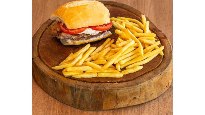 Batata Fast Food Bem Brasi com sandu�che de filet no p�o de sal